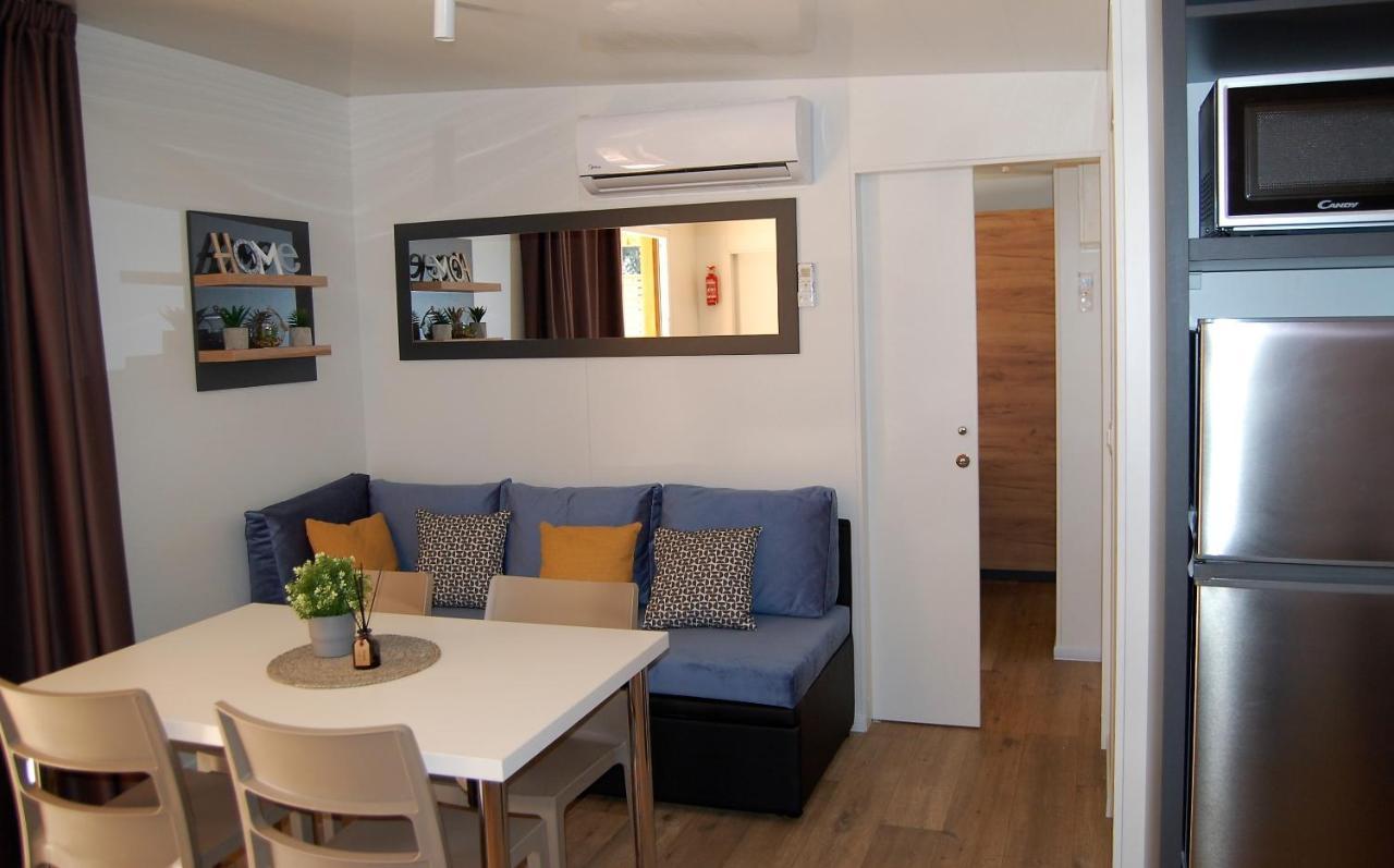 Mobile Home Sole บีโอกราดนาโมรู ภายนอก รูปภาพ